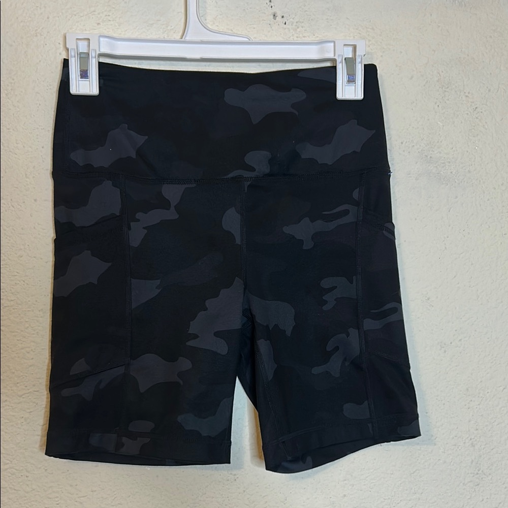 Yogalicious Black Bike Shorts with‎ Sleek Camo Design